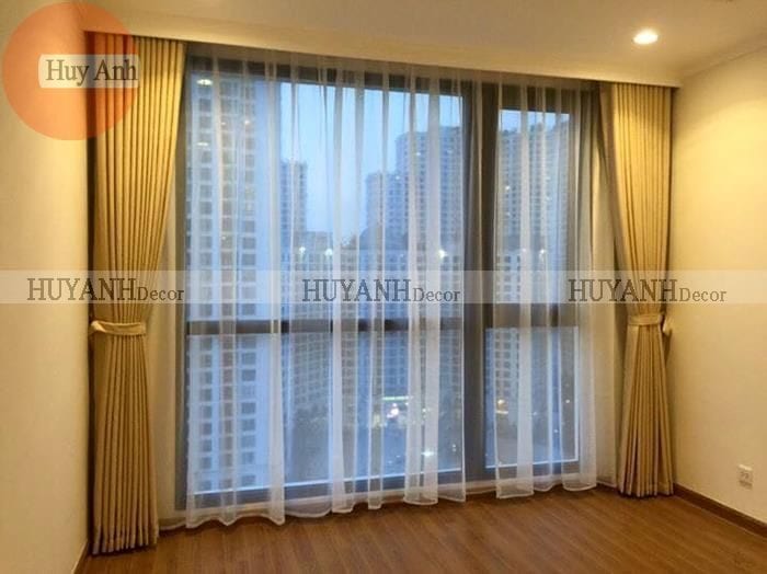 Dùng “Rèm cửa cuốn” để chống nắng cho cửa sổ hướng tây