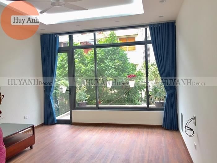 Những tuyến đường lắp nhiều rèm vải nhất quận Tây hồ.