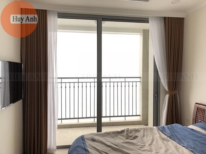 rem cua ra vao phong ngu 1