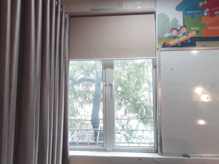 Rèm kéo cửa sổ chống nắng tại Nguyễn đổng Chi, Mai dịch