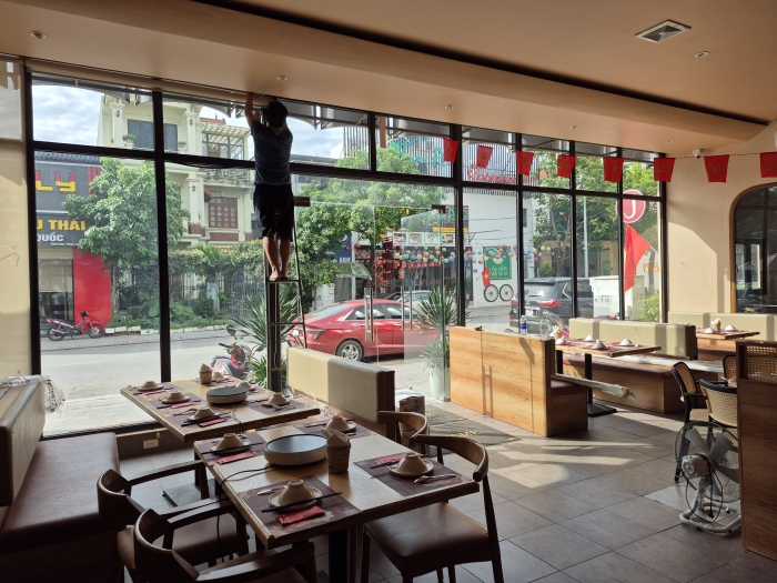 Thi công rèm cuốn lưới nhà hàng tại Hoài Đức